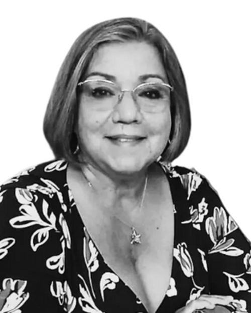 Headshot of Linnette Santos Robles, LMHC