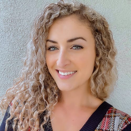Headshot of Shaddia Ghneim, LMFT