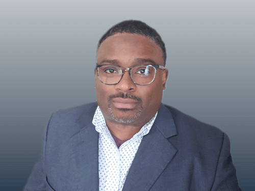 Headshot of Laurie Tomlin, LPC