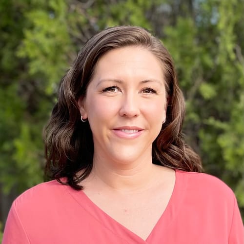 Headshot of Elise Salas, LCSW