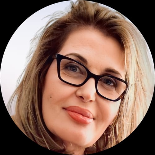 Headshot of Janette Pellus, LCSW
