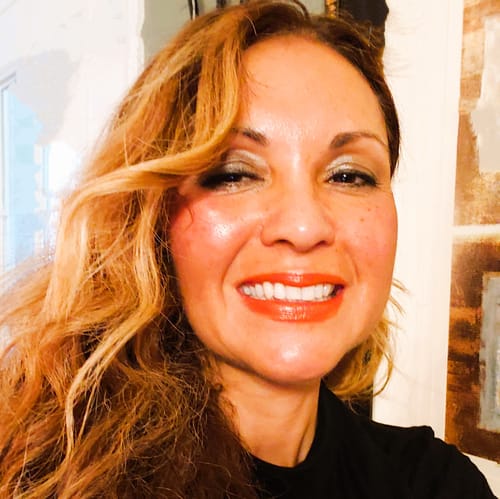 Headshot of Azucena De Azevedo, LMFT