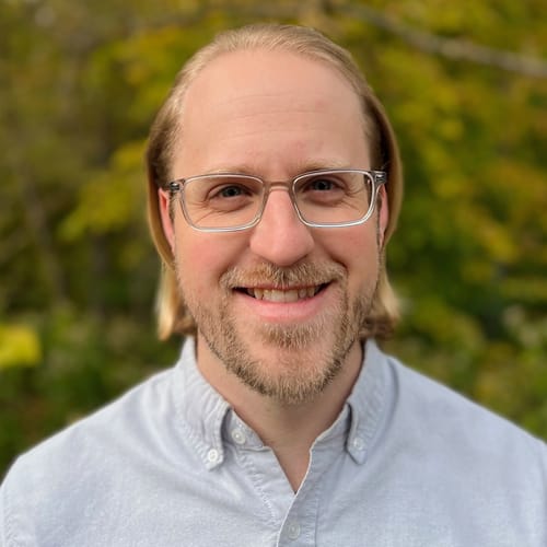 Headshot of Chris Brearly, LPC