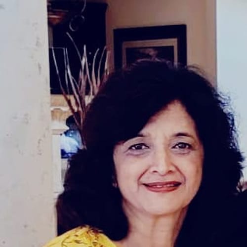 Headshot of Nisha Talwar, LPC