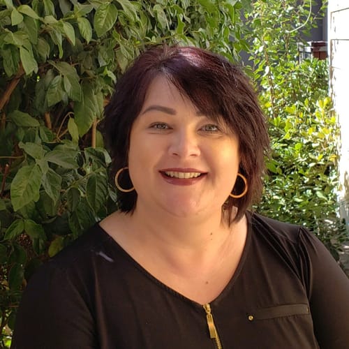 Headshot of Larisa Escalante, LMFT