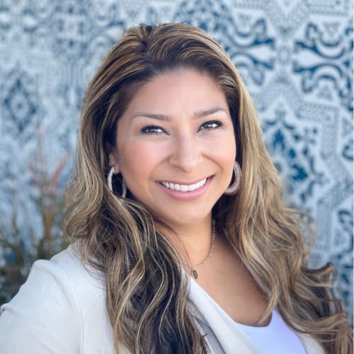 Headshot of Angelica Manzo, LPCC
