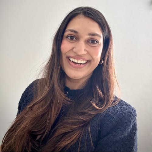 Headshot of Ayesha Savant, LPC
