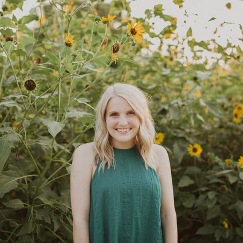 Headshot of Lauren Johnston, LMFT