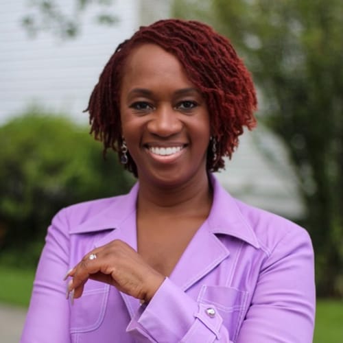 Headshot of Avis Brown, LCSW