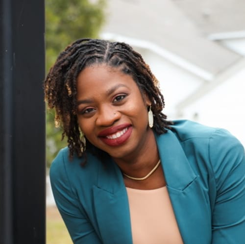 Headshot of Taranesha Petty, LCSW