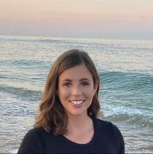 Headshot of Arianne Waschler, LCSW_C