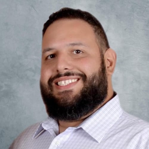 Headshot of Oscar Castillo, NP