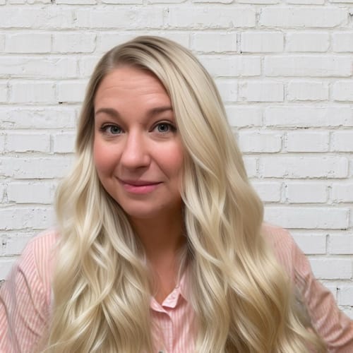 Headshot of Julie Shaw, LC