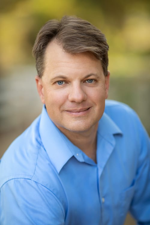 Headshot of Daniel Banaitis, LMFT