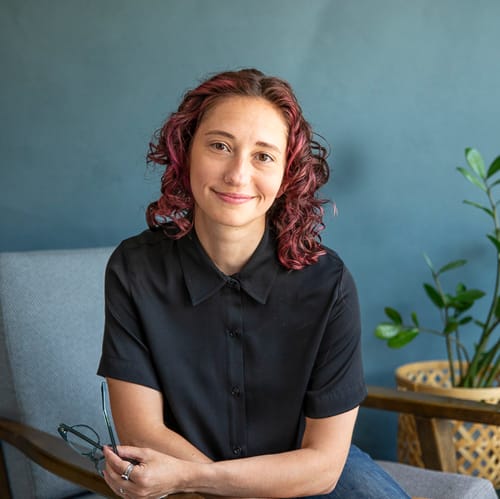 Headshot of Leah Booze, LPC