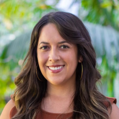 Headshot of Lauren Alonzo, LMFT
