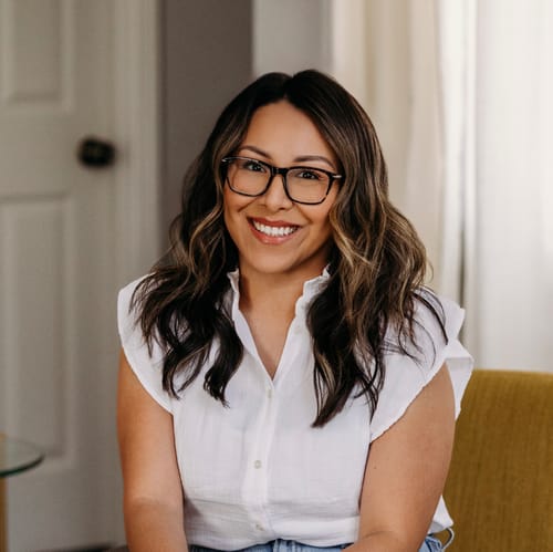 Headshot of Mariel Ross, LCSW