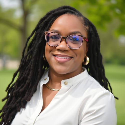 Headshot of Eunice Mongeois, LCSW