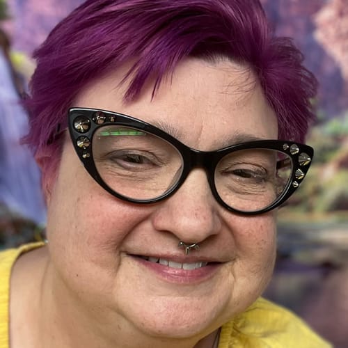 Headshot of Esmé Ruth Andrews, LPC