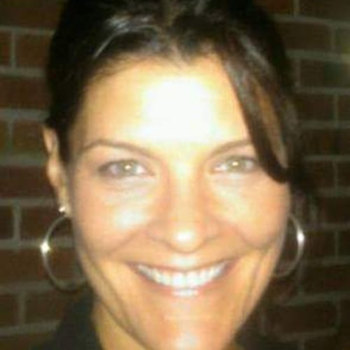 Headshot of Laurie Regna, LCSW