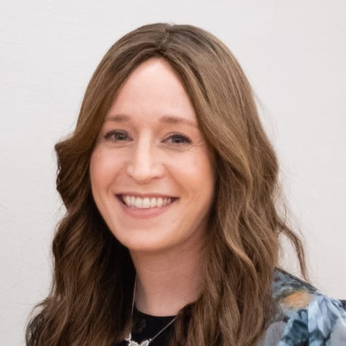 Headshot of Lauren Bub, LCSW