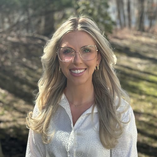 Headshot of Kendra Carbone, LCSW