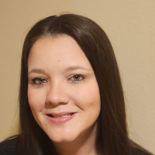 Headshot of Lisa McGee, LCSW