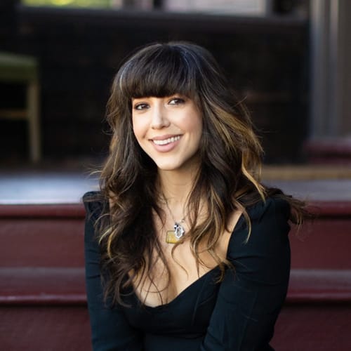 Headshot of Aida Curtis, LMFT