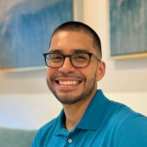 Headshot of Guillermo Arauz, LMHC