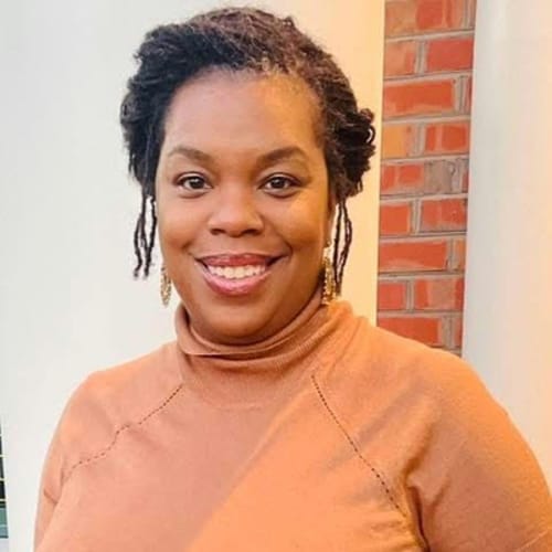 Headshot of Jameshia Hunter, LCMHC