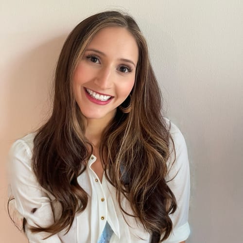 Headshot of Laina Santamaria, LCSW_C