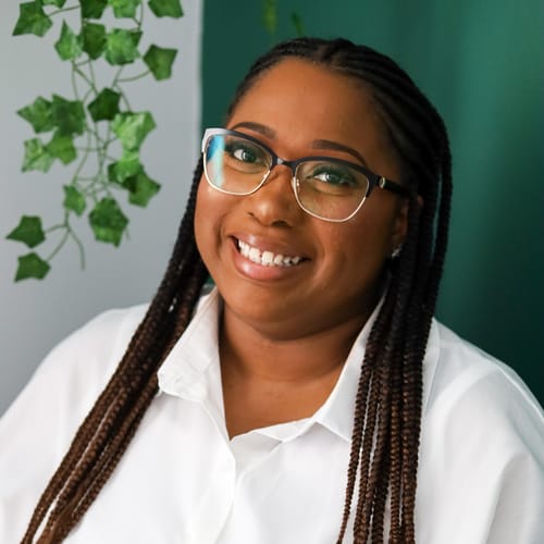 Headshot of Shelby Davis, LCSW