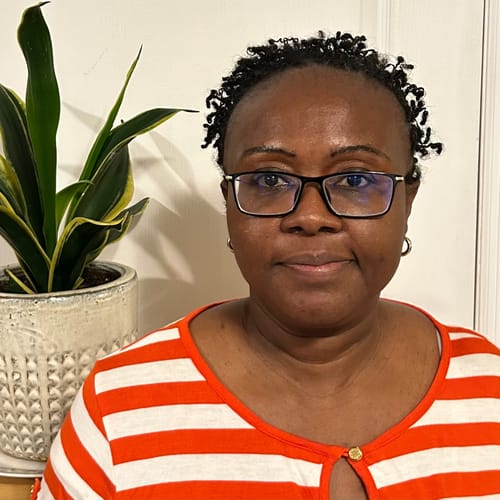 Headshot of Gloria Olatubosun, APN