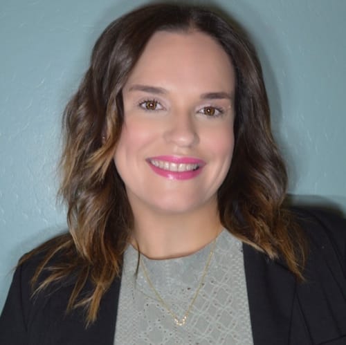 Headshot of Lynnette Pina, LPC