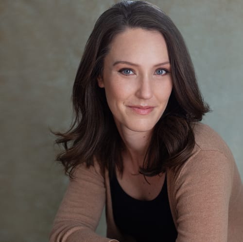 Headshot of Mindy Bell, LPC