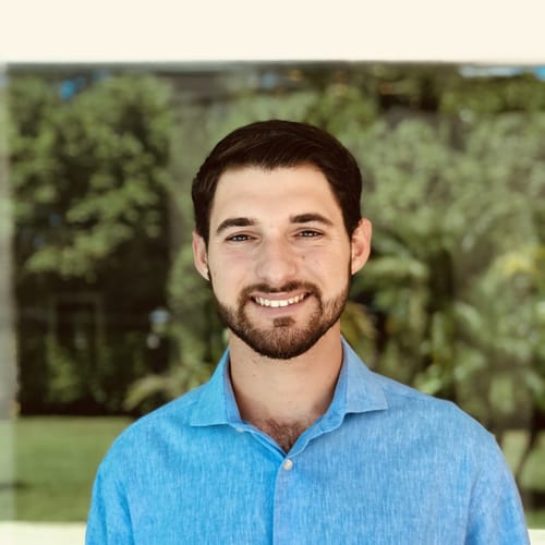 Headshot of Nestor Castellon, LMHC