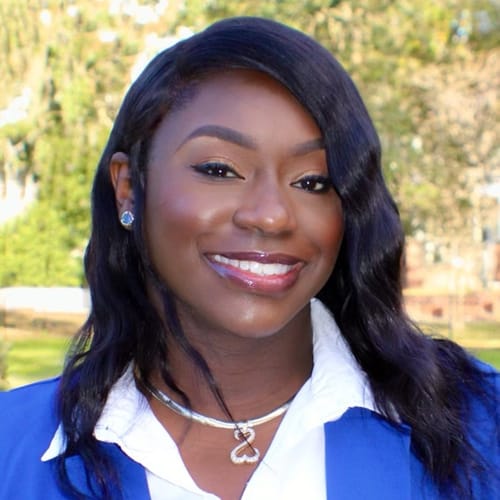 Headshot of Amanda Thomas, LMHC