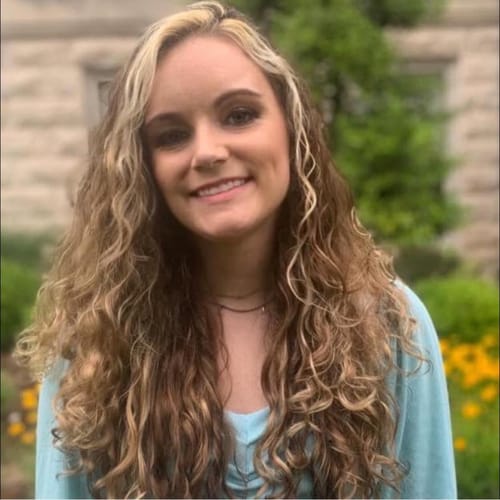 Headshot of Mollie-Beth Brewer, LPC