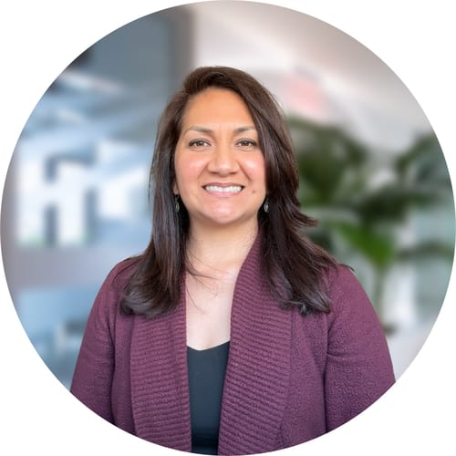 Headshot of Claudia Covarrubias, LMFT