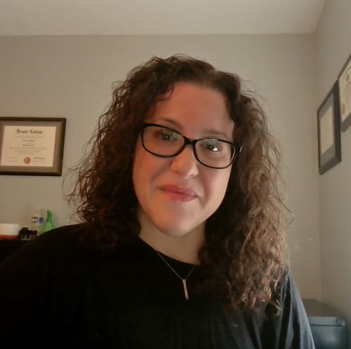 Headshot of Nina Mincarelli, LPC