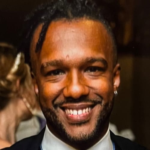 Headshot of Elijah Irving, LPC