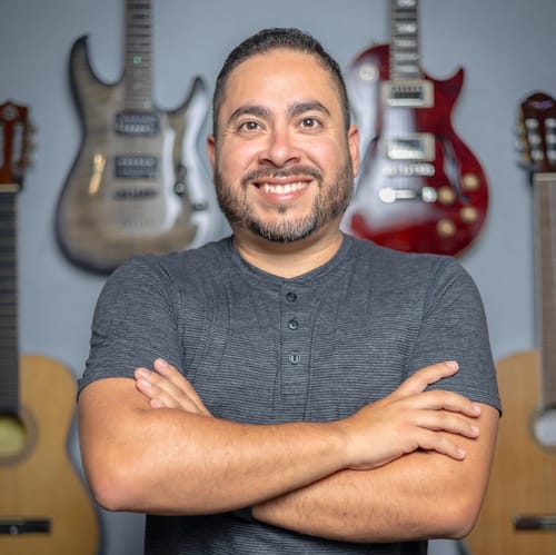 Headshot of Luis Lomeli, LMFT