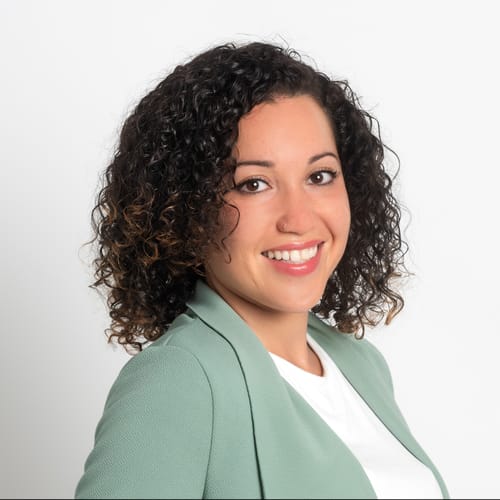 Headshot of Yasmine Benhayoun, LMHC