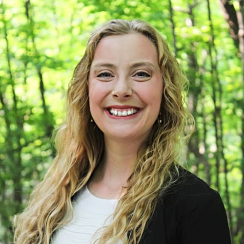 Headshot of Julia Armstrong, LPCC