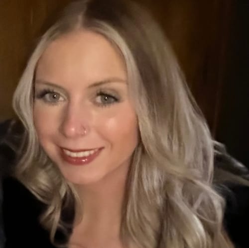 Headshot of Jewel Manees, LCSW