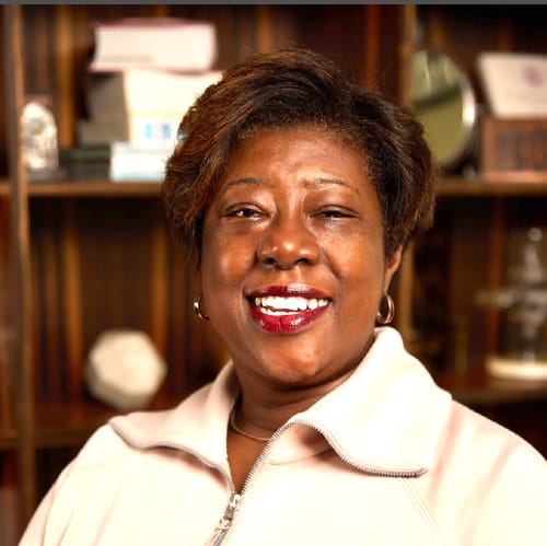 Headshot of Deonia Young, LICSW
