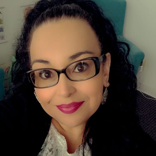 Headshot of Nisa Lomas, LPC