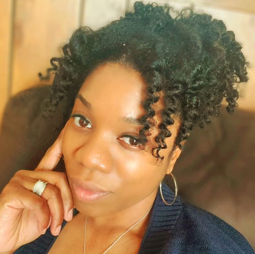 Headshot of Larresha Williams, APNP