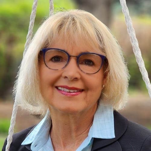 Headshot of Michelle Ellis, LPC