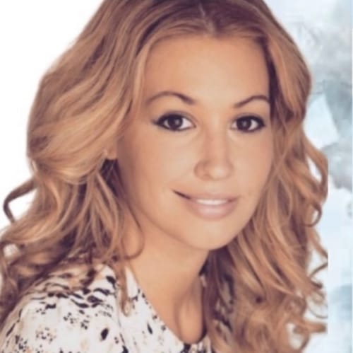 Headshot of Jillian Renz, LMHC